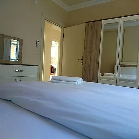 Ξενοδοχείο με διαμερίσματα Cerrahpasa 3*